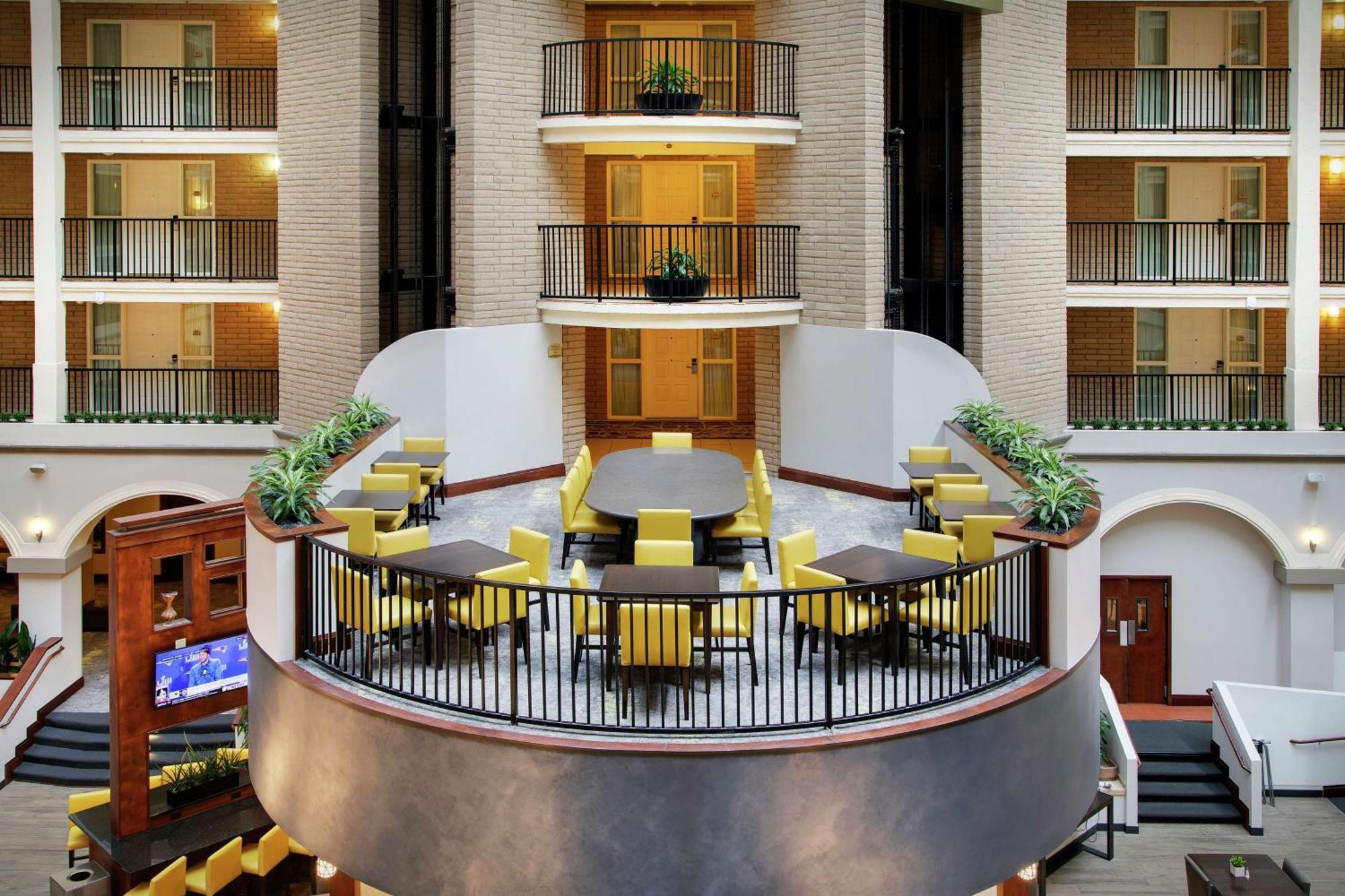 Embassy Suites Dallas - Park Central Area Екстериор снимка