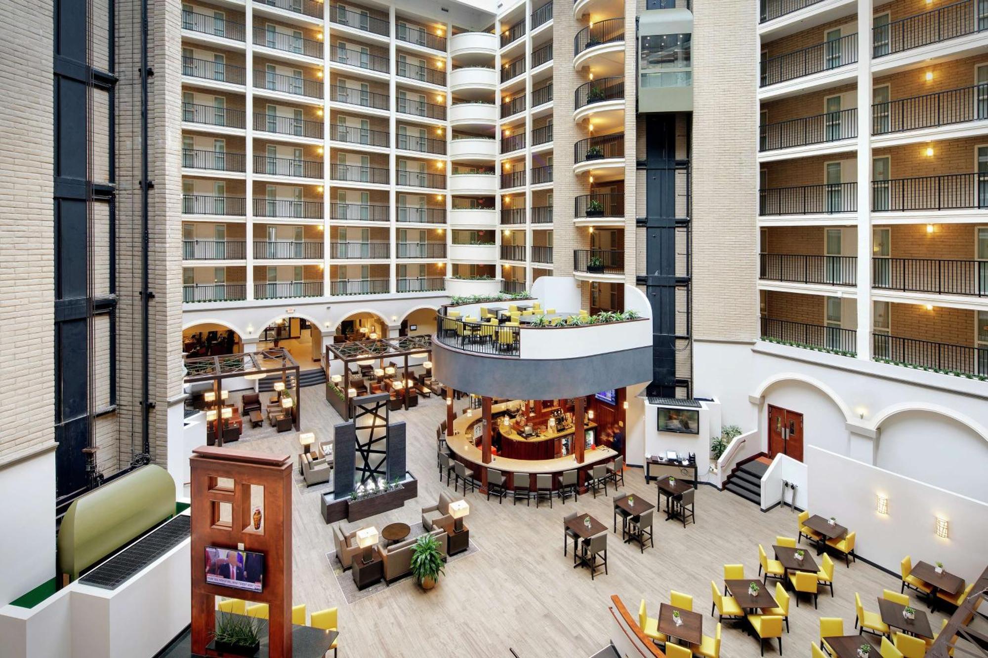 Embassy Suites Dallas - Park Central Area Екстериор снимка